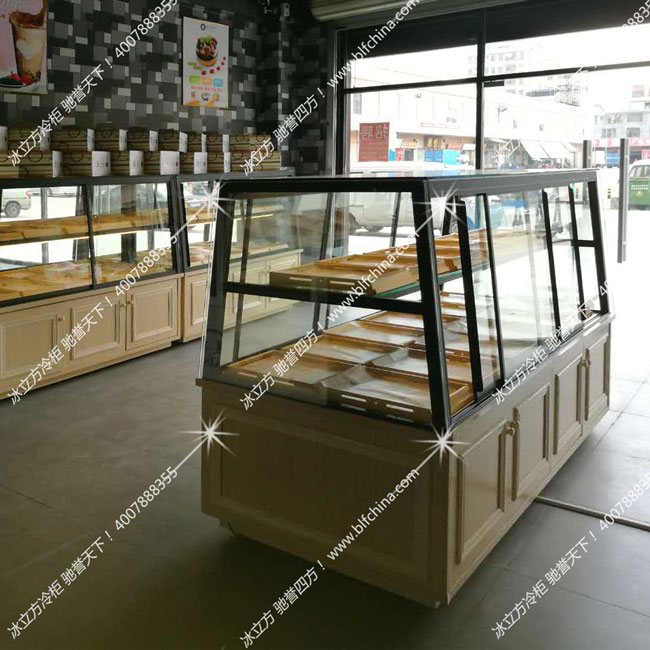 蛋糕店需要多大面積，看新型烘培坊如何吸引眼球