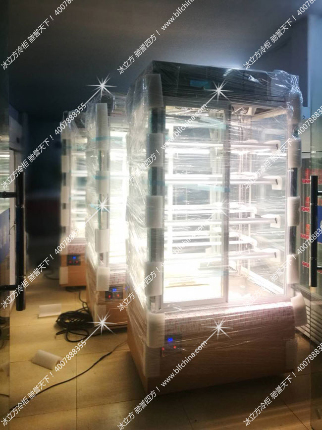 前后開門（冰柜），老板賣冷串的福利到了